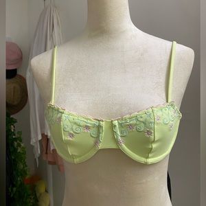 Frankie’s bikinis x Sydney Sweeney “Zola” top in key lime